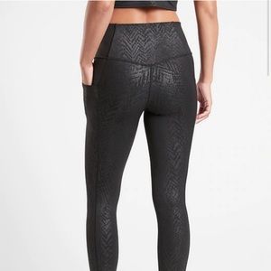 Athleta Black Embossed Salutation Stash II Tights XL